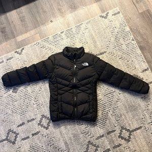 The north face 550 youth black jacket.